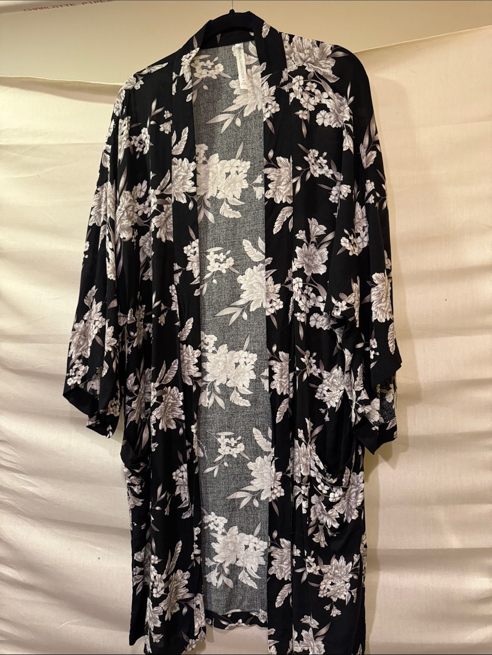 Spiritual Gangster Black and White Floral Kimono Robe - Picture 1 of 4